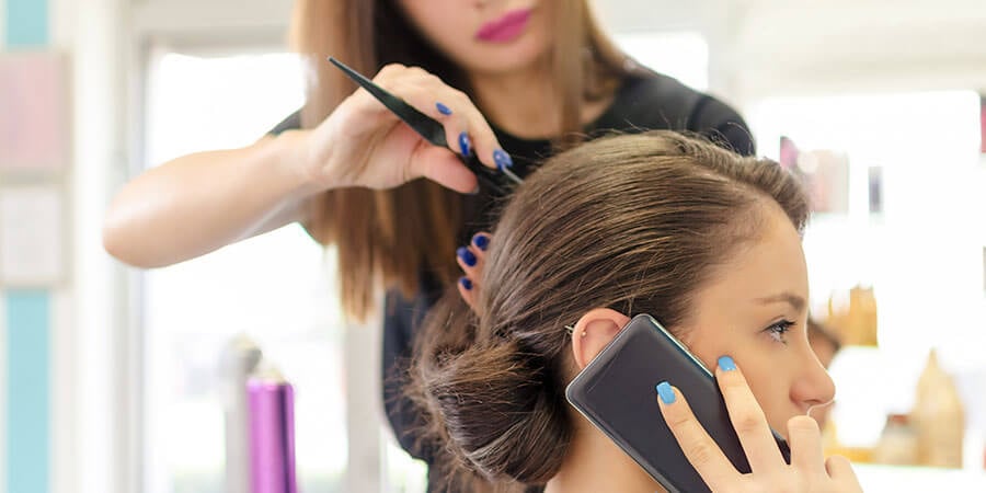Spotting the signs of domestic abuse in your salon clients 