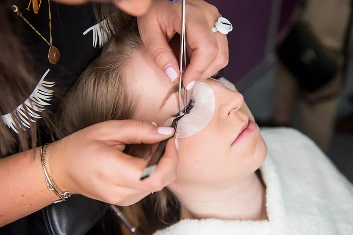 Eyelash and Eyebrows Training