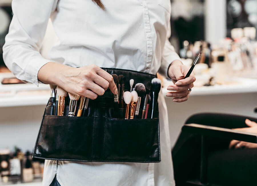 The-Career-Files:-how-to-get-ecommerce-work-as-a-make-up-artist